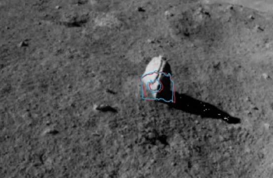 月球上出现外星遗址?嫦娥四号发现一块“石碑”,上面文字已消失