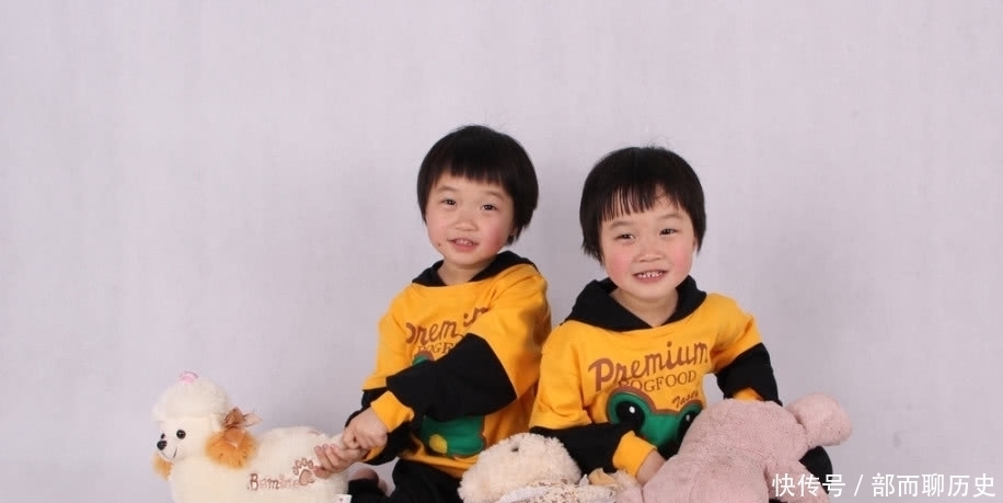 双胞胎|宝妈生产动用十几名妇产医生,喜获四胞胎,医生看到性别时笑了!