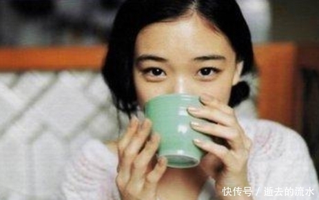  为什么女人来月经前，会出现胸部胀痛？