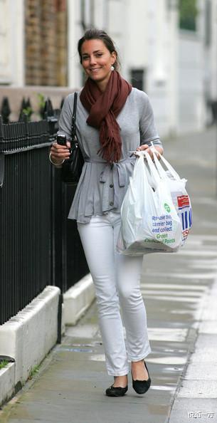 冬天围巾如何搭配？看凯特王妃围巾搭出温暖气场