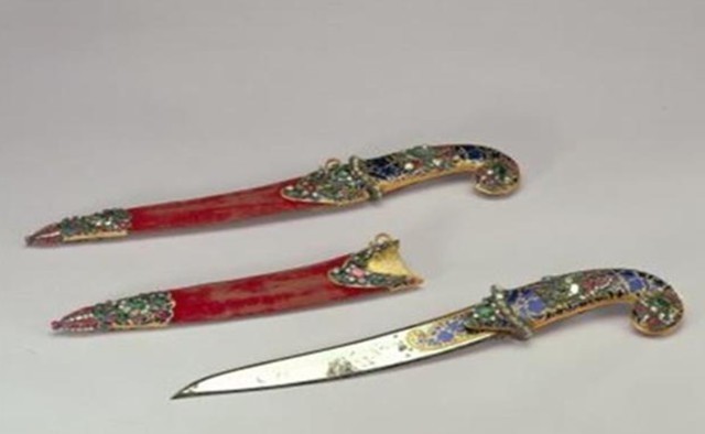 宝刀|几款价值连城的宝刀:一把耗时10年打造,一把镶嵌1200颗宝石