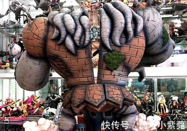 索隆|“五位数”的手办长什么样?看到索隆明白了,网友:底座都买不起