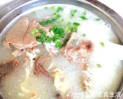 炖羊肉时，最忌加“2香2酸”，大厨只加这4样，羊肉软烂无膻味