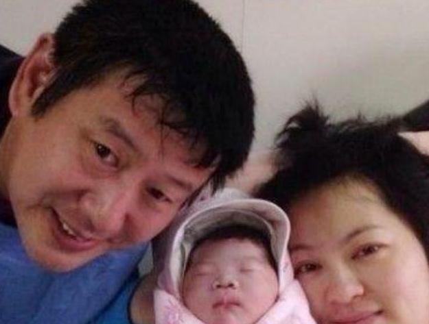 艺术家#“最贵在世艺术家”一生4段婚姻，58岁老来得子，一幅画卖4370万