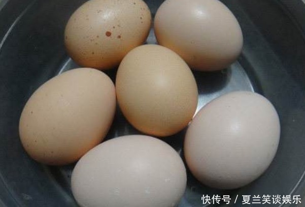 蛋壳|煮鸡蛋不能只放水,加点“它”,鸡蛋鲜嫩好吃,更好剥壳