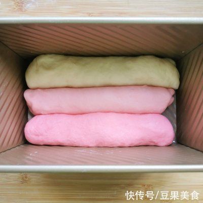 窝蜂|红丝绒渐变色吐司