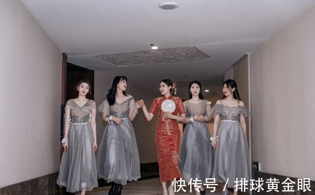大长腿|96年女排主攻喜结良缘,曾被称为排球女神,母队人员短缺陷困境