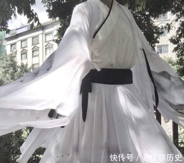 汉服四季差距有多大?草长莺飞春,骄阳似火夏,看到最后秒下单!