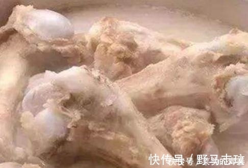 骨头|不管炖啥骨头汤，大厨透露要多加“这一步”，汤浓白好喝无腥味