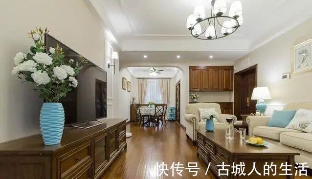 美式|晒晒朋友家的美式装修,一进门就被客厅迷住了!我家也要照这样装