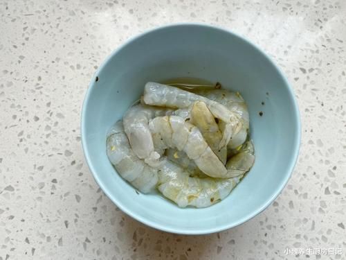 立春后，豆腐和它是绝配，简单炖一炖，汤鲜味美，补钙长个头