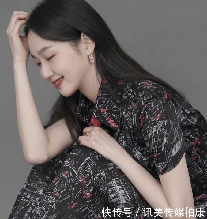 范本|自带温柔氛围的单眼皮女生金高银 舒服自在穿搭范本