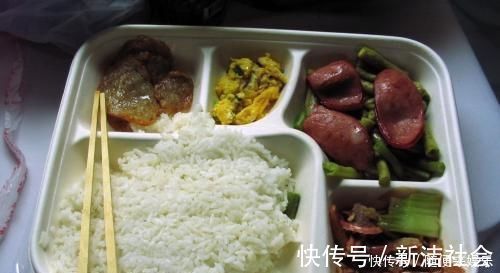 盒饭|“谁让你买三份饭的”父母分不清穷养和节俭,直接影响孩子一生