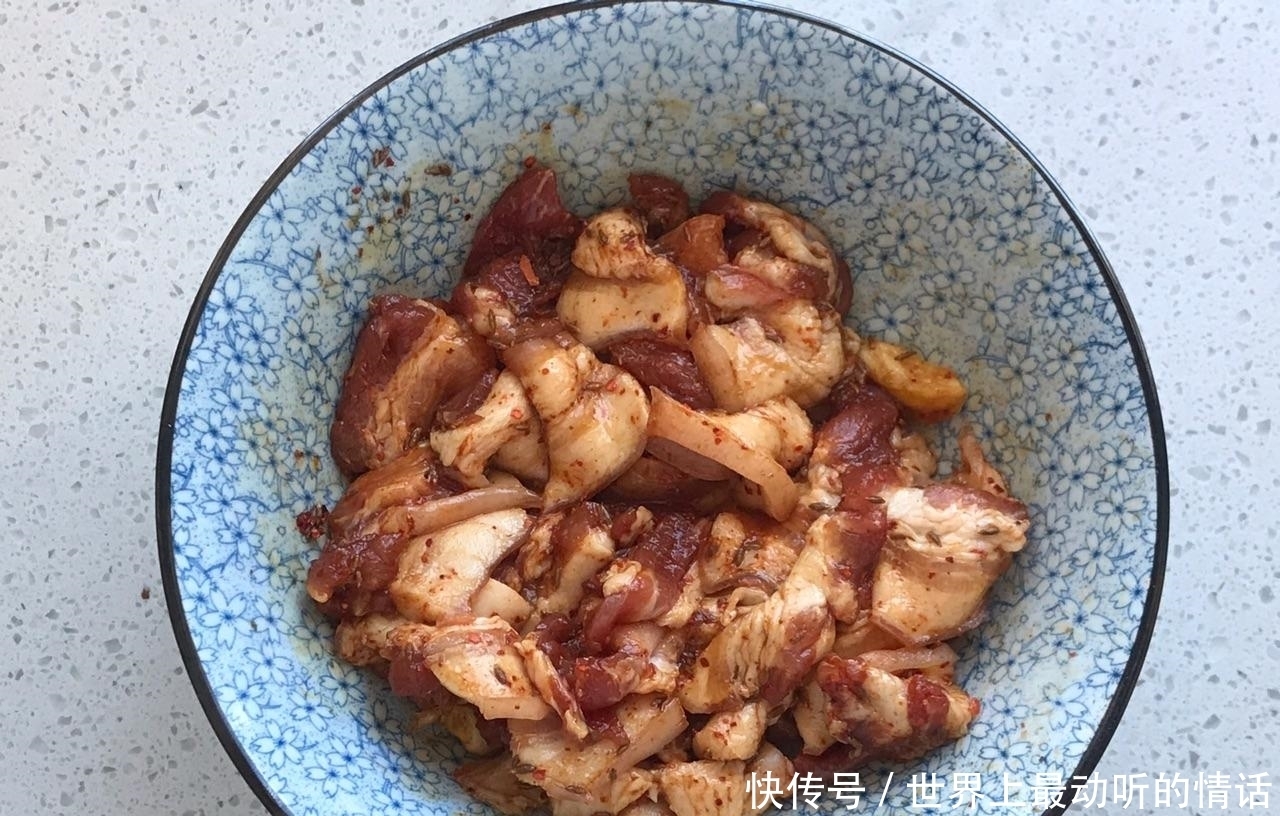 这样吃五花肉,才是最经典的吃法!想想都流口水!
