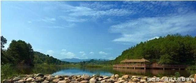 中年|长汀县被誉为“中国最美丽的山城”，拥有多个风景优美的旅游景区