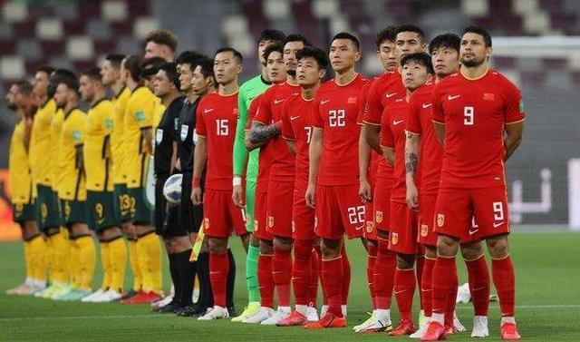 中超|李霄鹏临时官宣,国脚40人名单正式出炉,他成离队第一人