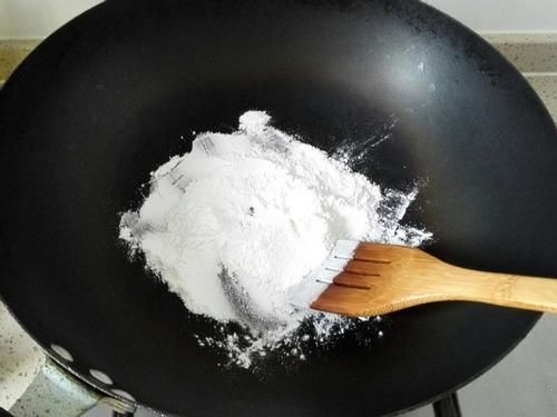 香甜酥脆的玫瑰花饼，吃一口唇齿留香，学会在家中就能制作