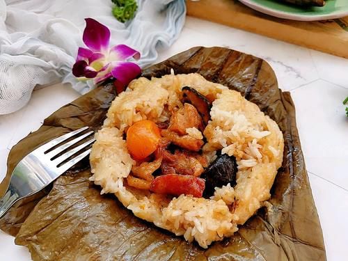 年夜饭做家常菜不够亮眼?试试这道糯米鸡,营养滋补又美味