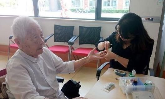 控糖|80岁老人患糖尿病四十年,却说控糖其实并不难,两样东西尽量少碰