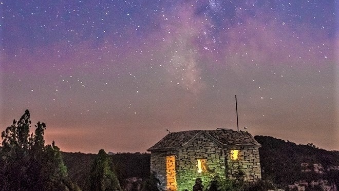 晓梦!诗词|《苏幕遮 山居秋夜》更漏滴长 晓梦无人解