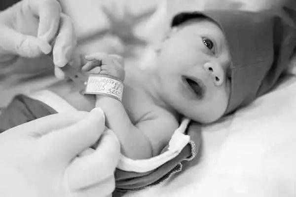 分娩|震撼!实拍产妇分娩全过程,记录新生命诞生的艰辛美好