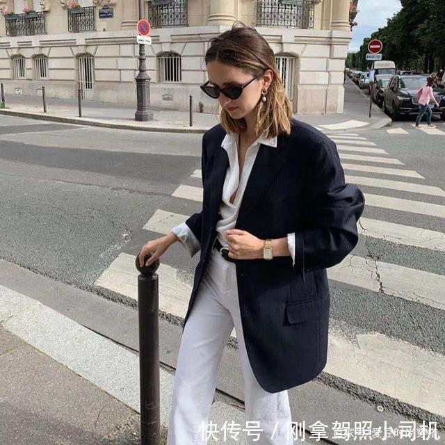 先别买针织衫！今秋必买的上衣是这件，配西装外套太好看了