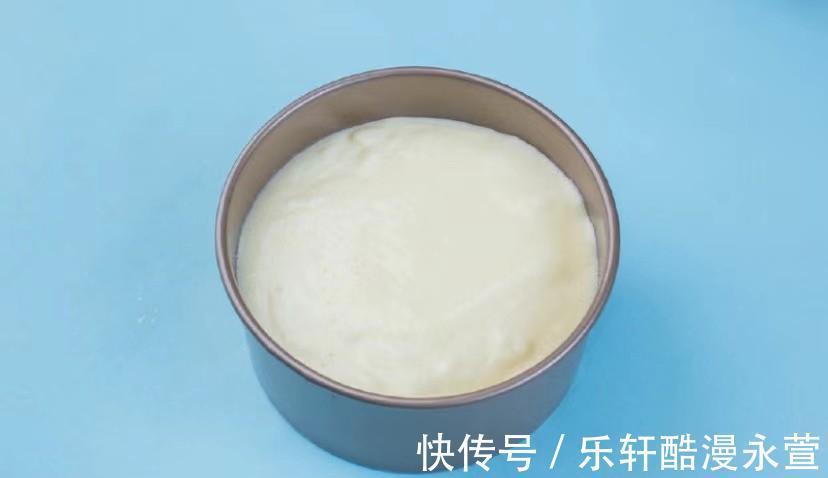 甜品控有口福了！像冰淇淋一样的柠檬酸奶蛋糕，自己在家就能做