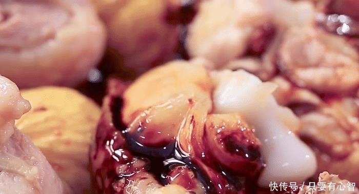 把准备好|板栗焖鸡的好吃做法,鲜香肉嫩,营养美味,孩子爱吃的家常菜