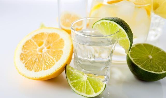 柠檬是减肥的好帮手，三种柠檬吃法，或许让你瘦的更明显