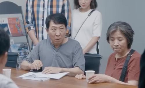 老人|怕媳妇分房子写母亲名,哪知老人临终变卦,男人赔了媳妇又赔钱