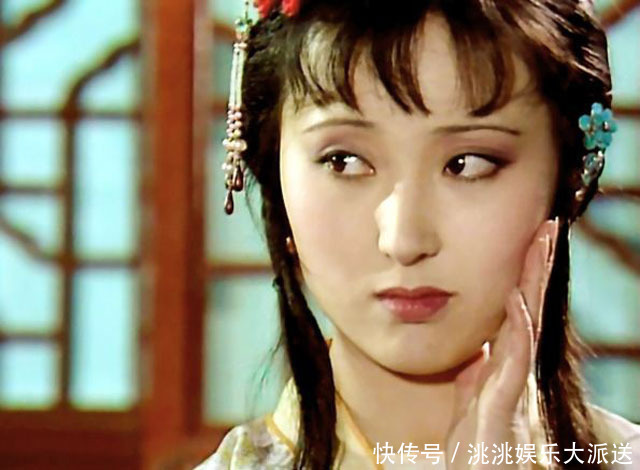 黛玉进贾府,只带了一老一少两个人,林如海