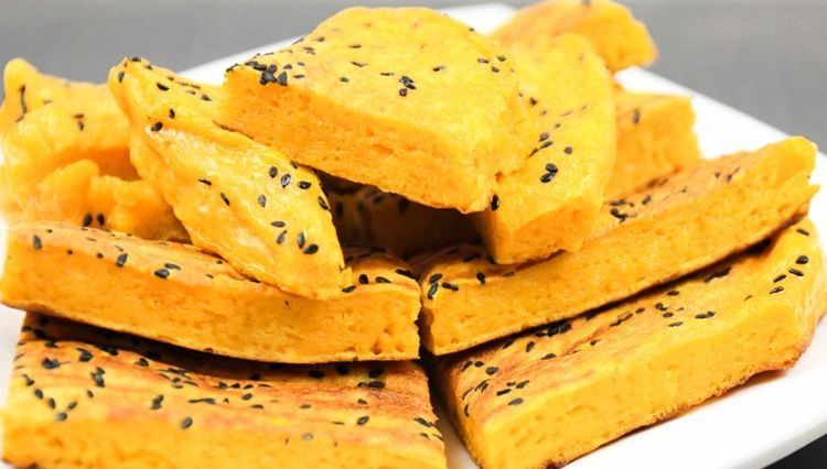 南瓜做得太好吃了，简单一烙，香酥柔软又解馋，做一盘不够吃