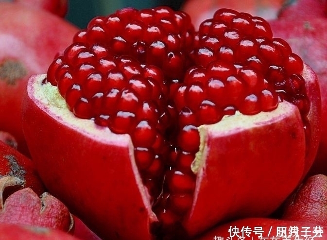 提个醒吃石榴后一小时内,切忌再碰此物,吃了就是自找难受