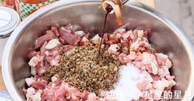 牢记这个加盐比例,不管灌啥口味的香肠都鲜香好吃,还耐放不发霉!