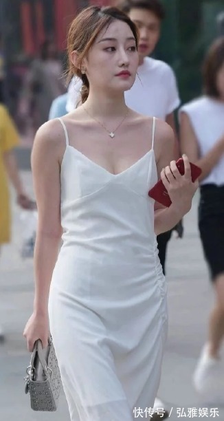 白裙 时尚穿搭白裙飘飘,做个白衣飘飘的仙女