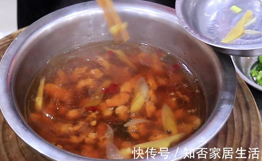 可口|河南厨师长教你做地道酸汤小酥肉,软嫩不柴有窍门,酸爽可口