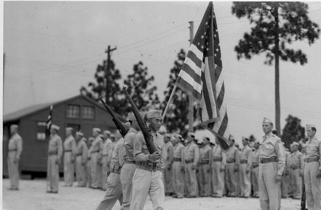 方法|美国人被中国俘虏,想办法逃跑,方法只是一首歌,结局却出人意料