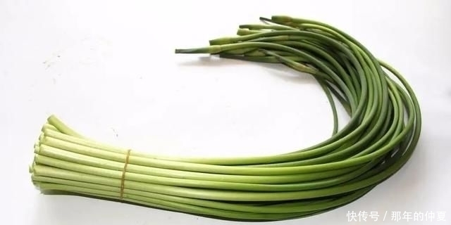 有人|炒蒜苔,有人焯水有人直接炒,不对,教你蒜苔又脆又入味的做法