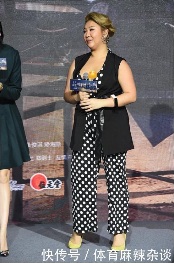 肥姐的女儿虽然瘦不下来,却也美得很有韵味,大码身材更吸引人