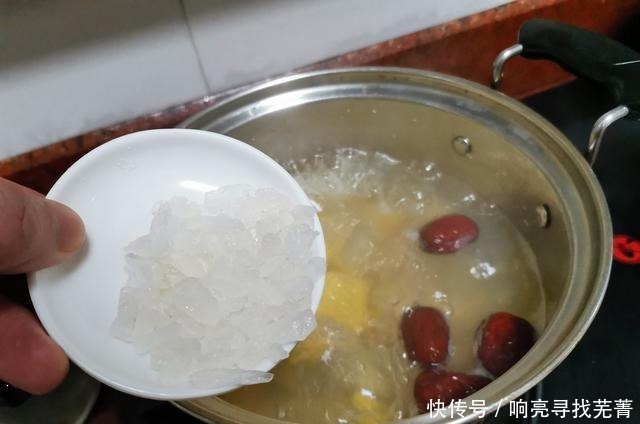 便秘最该吃的不是香蕉而是它,一天吃两个,消食助消化比吃香蕉好
