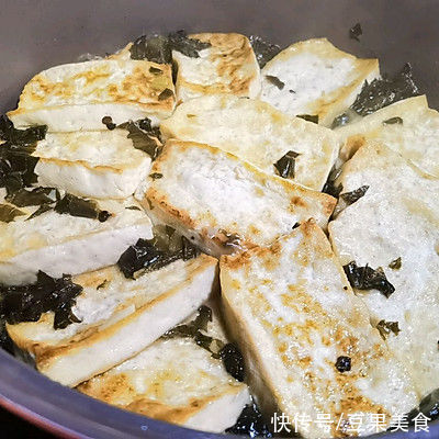 鲜香美味，你从来没吃过的雪菜老豆腐煲
