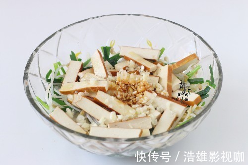 绿豆芽|夏天来了，凉拌菜最受欢迎，教你一道百吃不厌的凉菜，吃着超过瘾