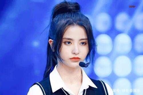 李汶翰 金子涵表演《想见你》被群嘲，郝蕾评价：回去唱跳吧！