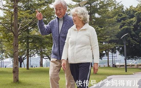 衰老|到了60岁走路能延缓衰老?坚持做好3件事,比走路更管用