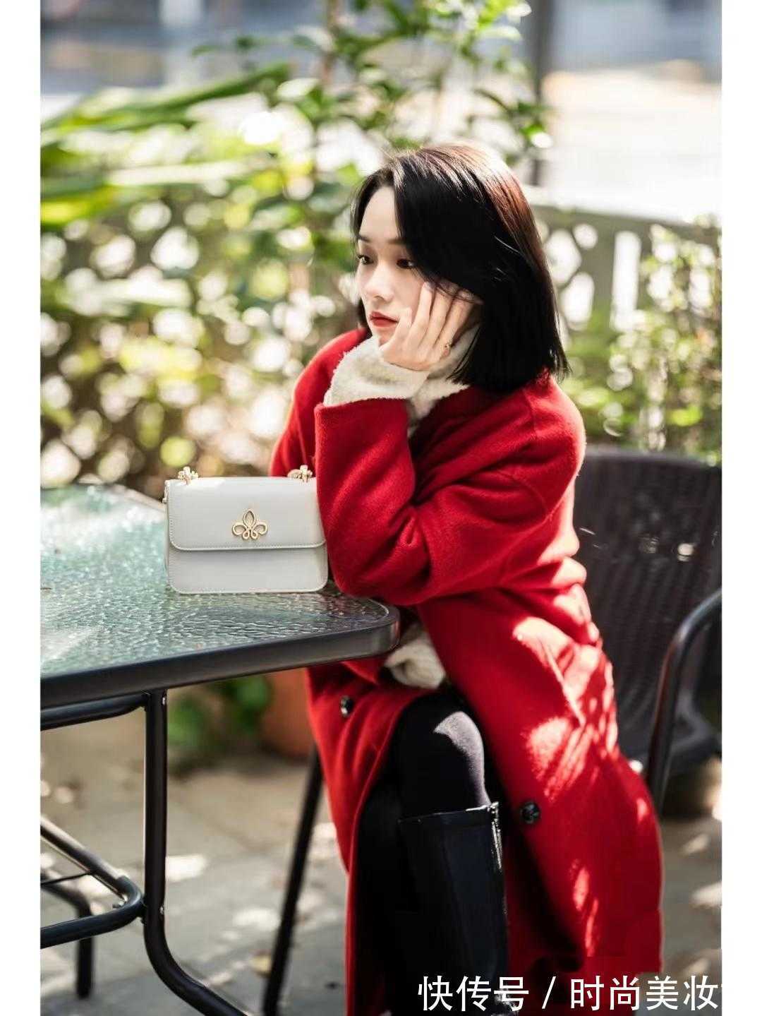 大衣 小个子“大衣+毛衣+长靴”太好看了,时髦显高不说,还很高级