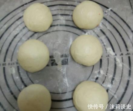 和面不要只加酵母,加一滴它,即省时又香甜可口!