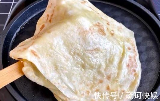 大面饼|烙饼时，谨记3个小技巧，烙出来的饼又香又软，个个起层鼓大泡