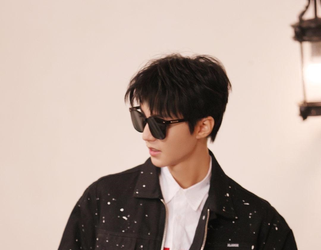 王俊凱節(jié)目中滿嘴跑火車，嘉賓的表情一言難盡，堪稱綜藝名場面！