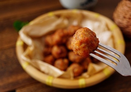 炸丸子|婆婆40年炸丸子配方,多花5毛钱,外酥里嫩,放好几天都不硬