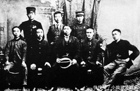 纳妾|民国新青年为爱结婚,妻子容颜老去他却几度纳妾,晚年一笑了之